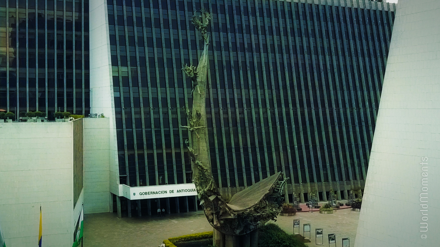 medellin_monumento_a_la_raza