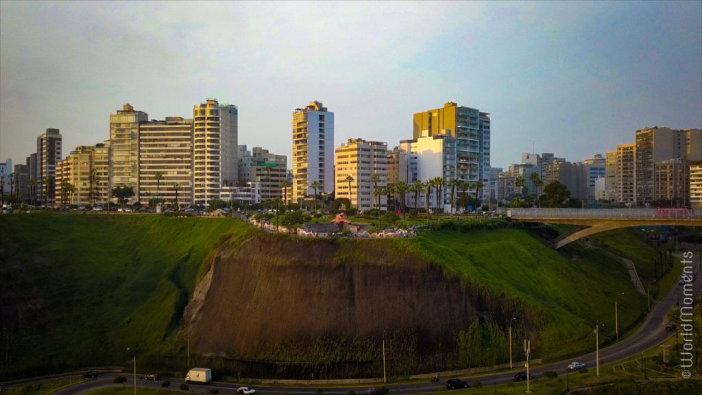 lima parque del amor statue drone view