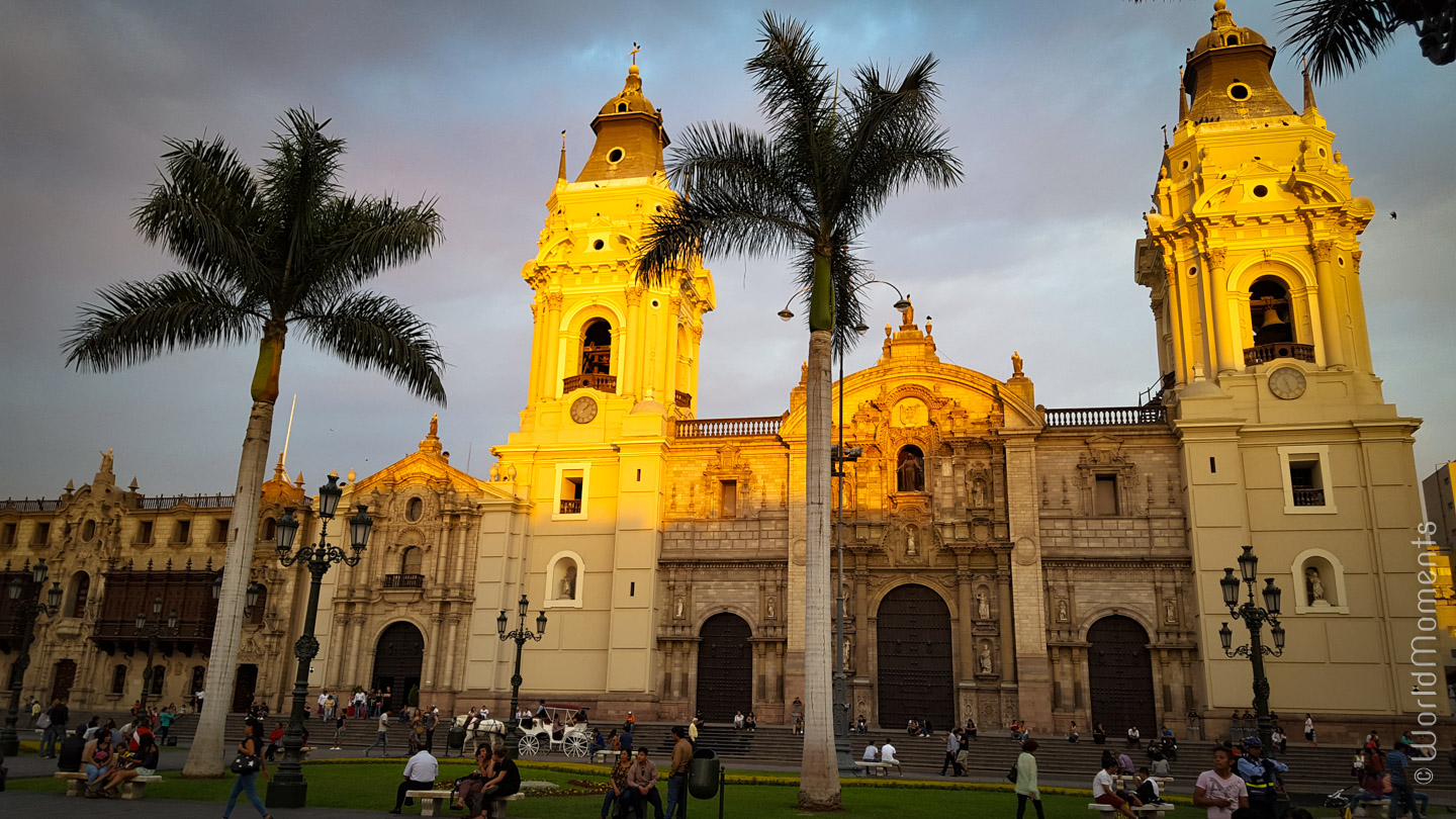 lima plaza de armas sunset