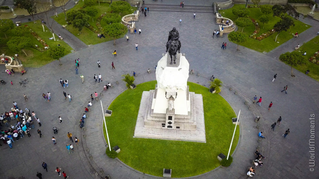 lima plaza san martin statue