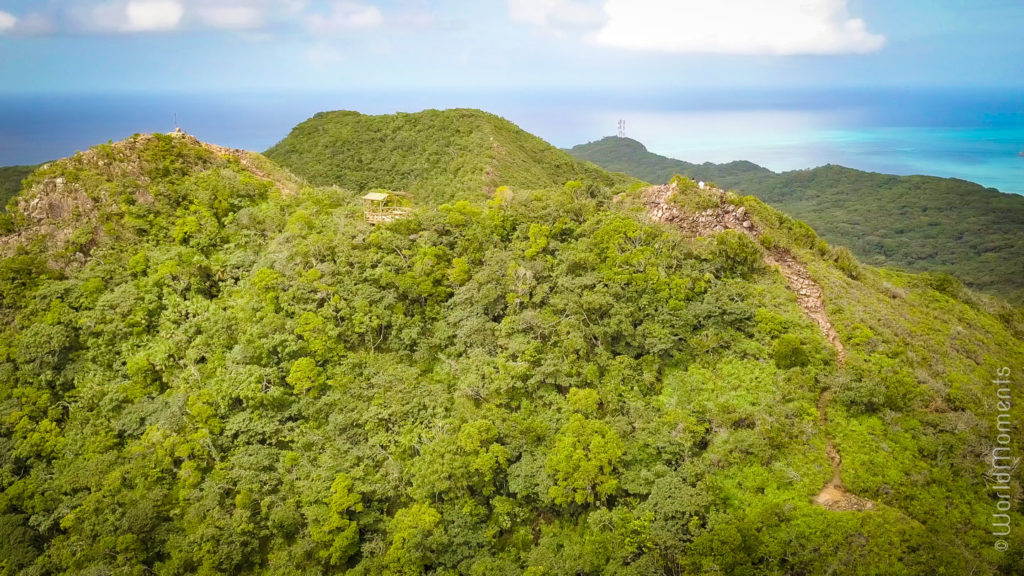 isla Providencia vista del pico panoramica con dron