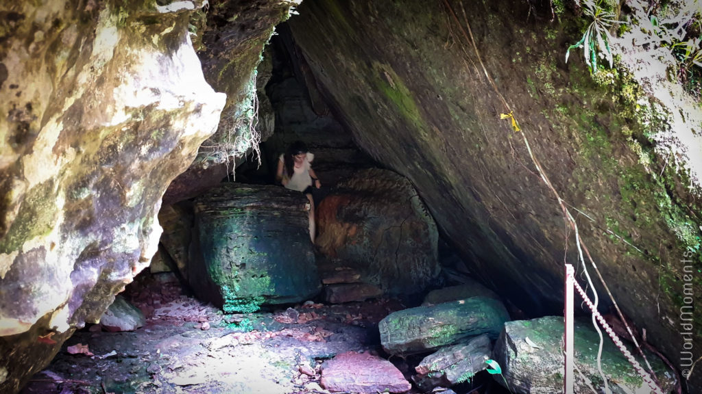 La delicia waterfall inside the cave