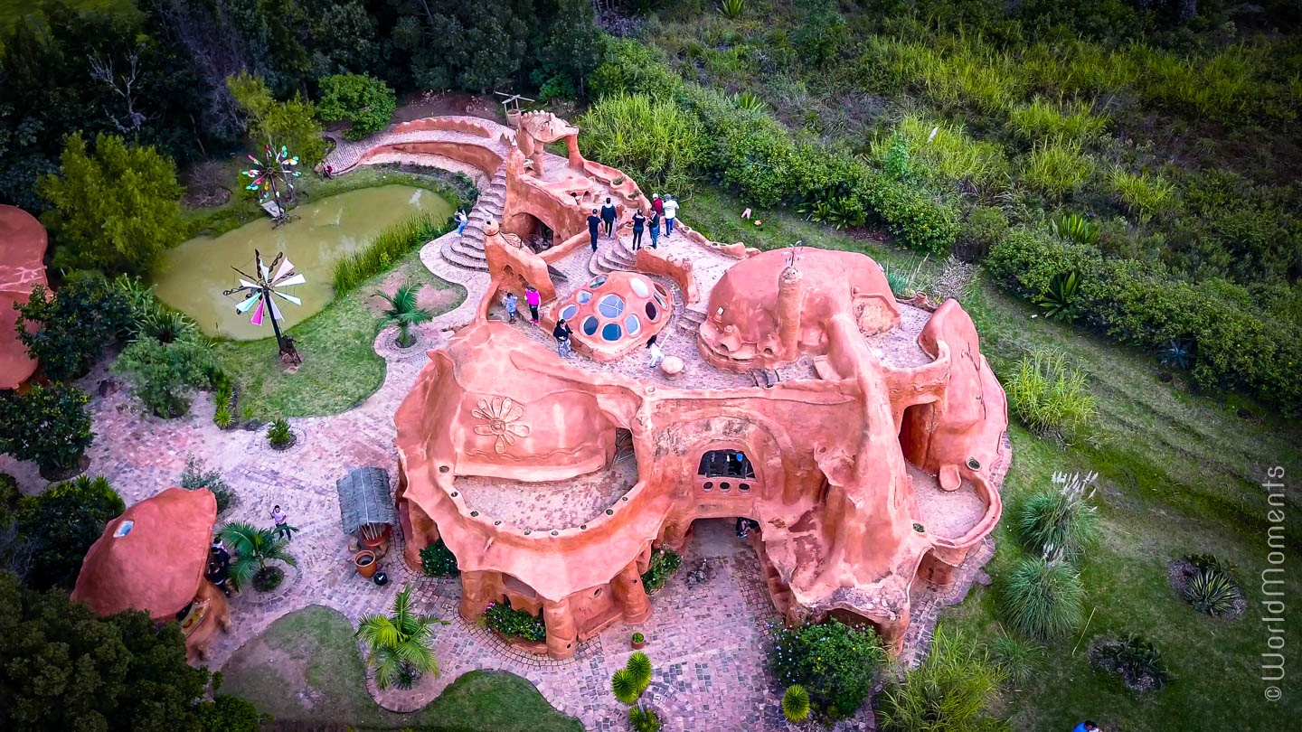 casa de terracota vista desde arriba toma con dron