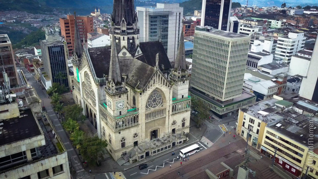 basilica de Manizales vista aerea con dron