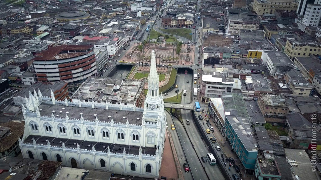 vista de la catedral de manizales con dron