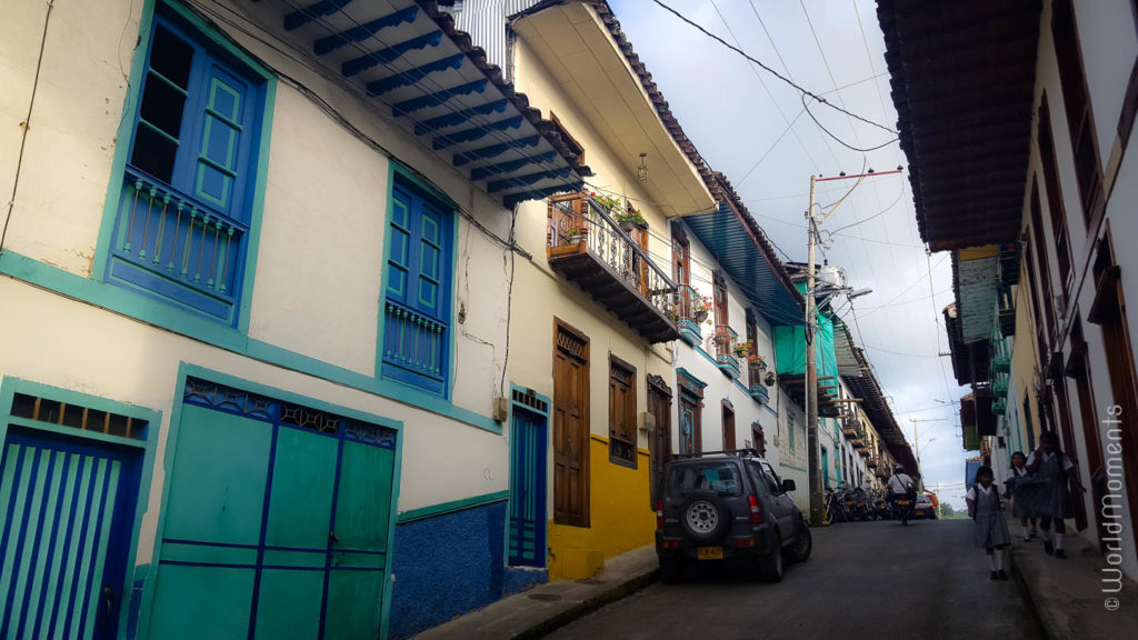 calles coloradas en arquitectura paisa en Salamina