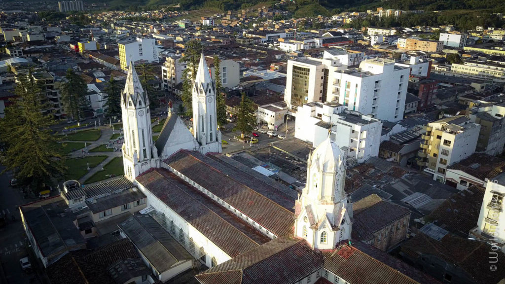 vista aerea de la basilica de Santa Rosa de Cabal