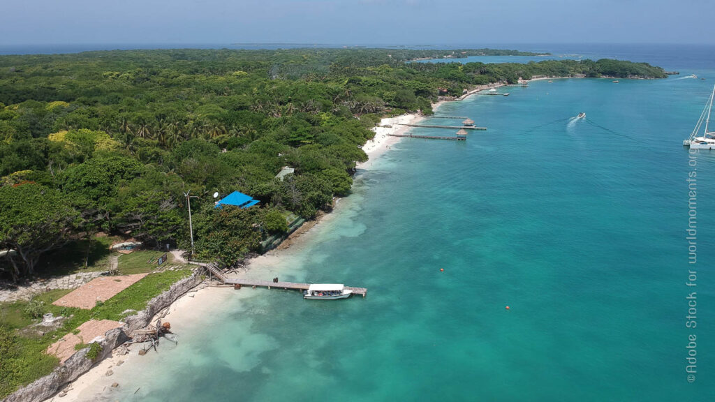 vista aerea de isla grande en las islas del rosario