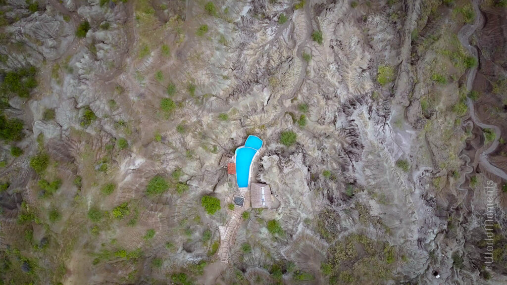 vista aerea piscina mineral foto con dron