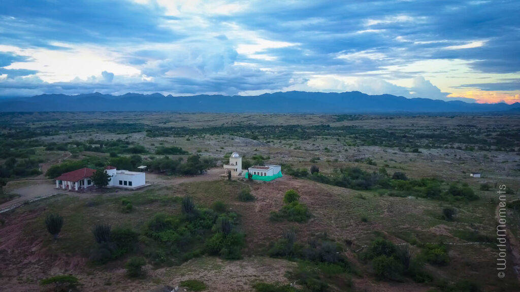 vista aerea del observatorio astronomico en el desierto de la tatacoa