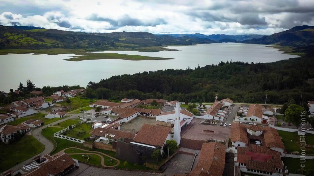 vista aerea del pueblo de Guatavita y el embalse del domine