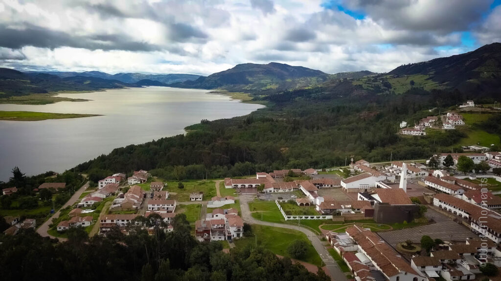 vista del ubelo de Guatavita y el embalse de tomine