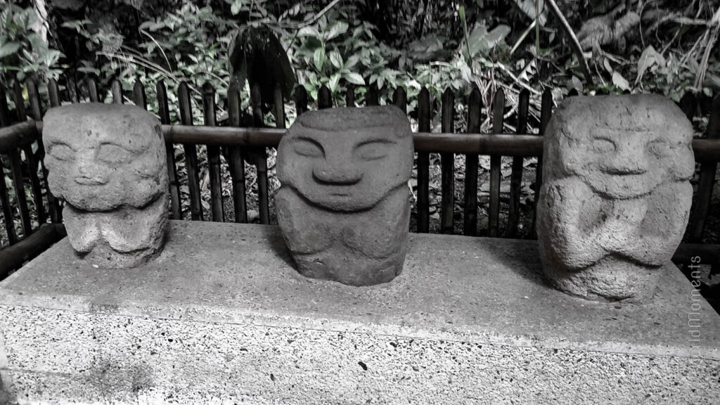 estatuas adentro el parque arqueológico de san augustin