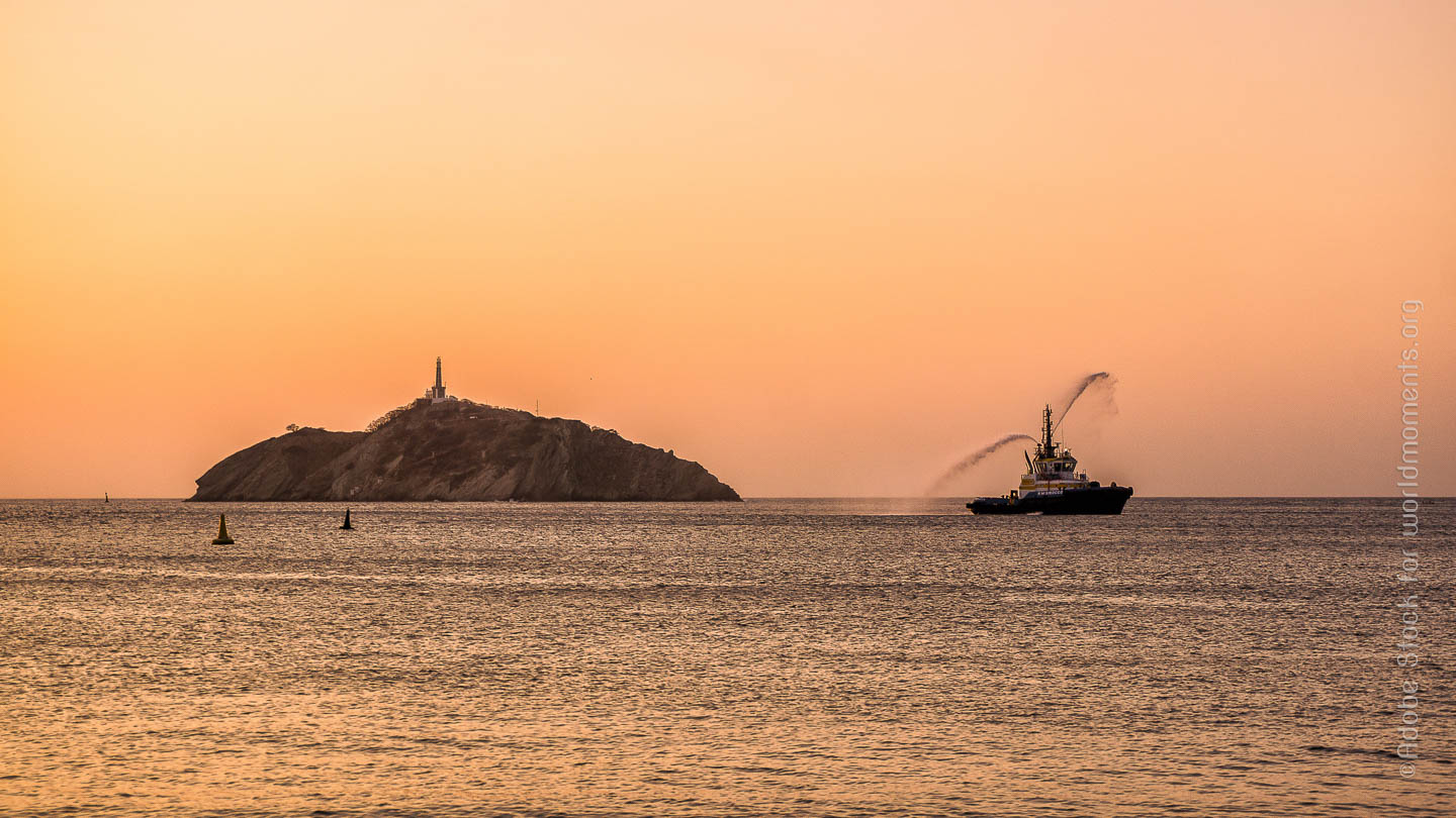 vista del morro de santa marta al atardecer