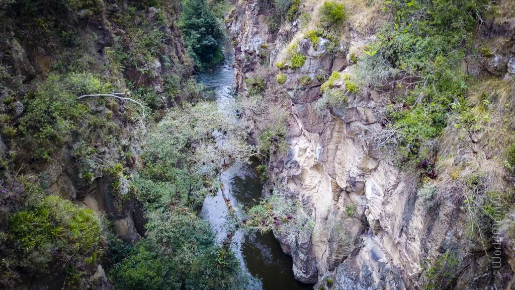 vista del rio Bogotà en Suesca photo con dron 